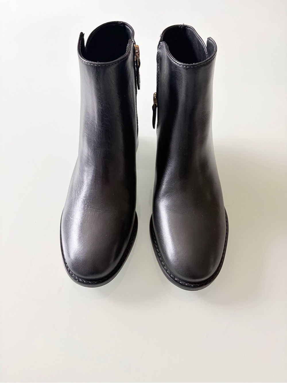 Talbots Black Leather Zip Ankle Booties Sz 5.5